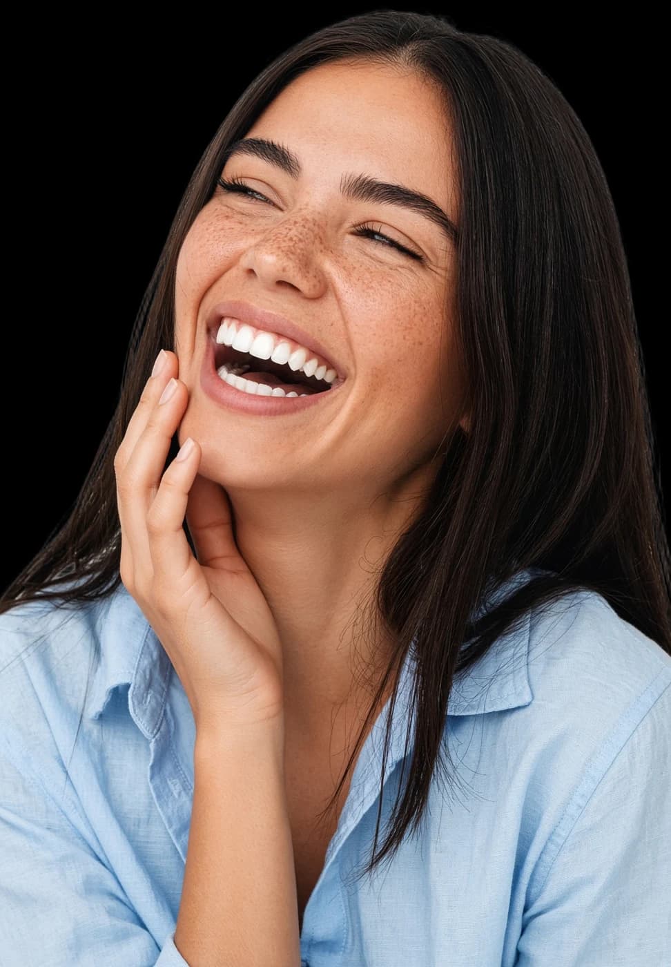 Ragazza di 23 anni che ride, denti perfettamente allineati